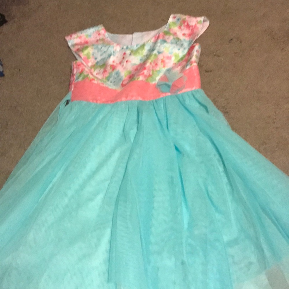 Girls dress
